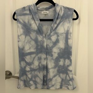 Calvin Klein Blue and White Stretchy V-Neck Shirt, Sz S